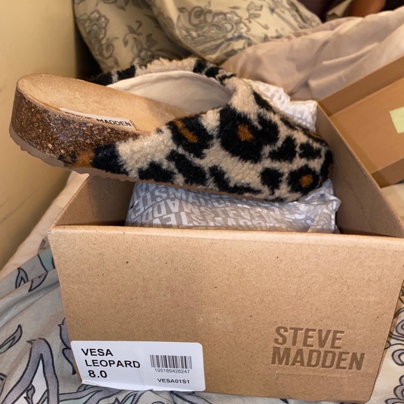 Steve Madden Clogs - Picture 2 of 3